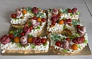 3 - Мясной торт в виде цифры.